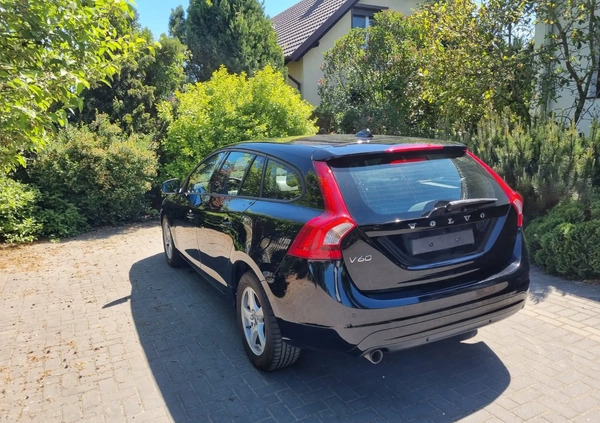 Volvo V60 cena 51900 przebieg: 148121, rok produkcji 2016 z Tuchów małe 137